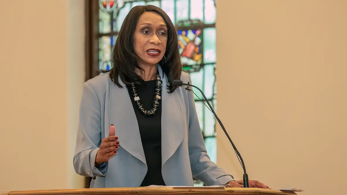 Carolyn Jefferson-Jenkins speaking at Kumler Chapel